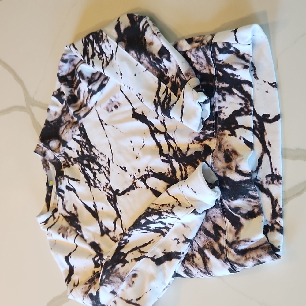 NWOT zella camo sweatshirt